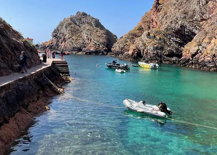 Tininha Da Ilha - Escape Peniche