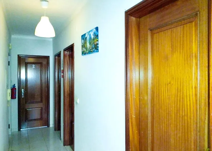 Tininha Da Ilha - Escape